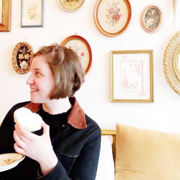 Meet your Posher, Sarah - Picture 1 of 1